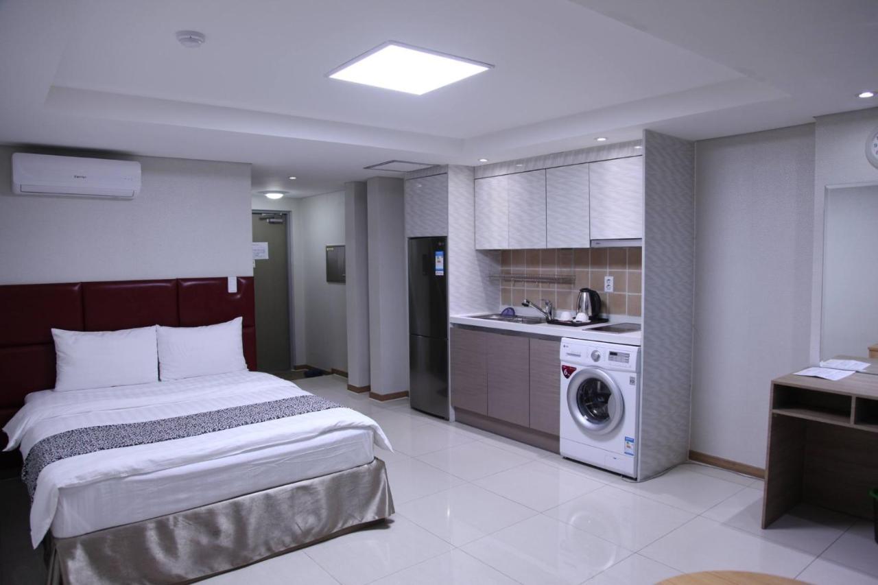 J Hotel Ulaanbaatar Bagian luar foto