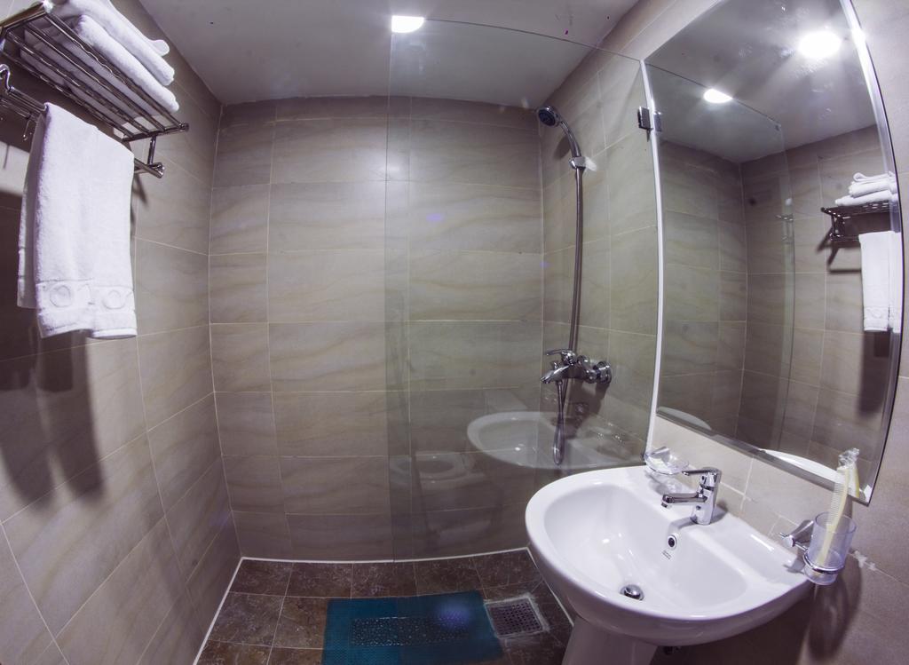 J Hotel Ulaanbaatar Ruang foto
