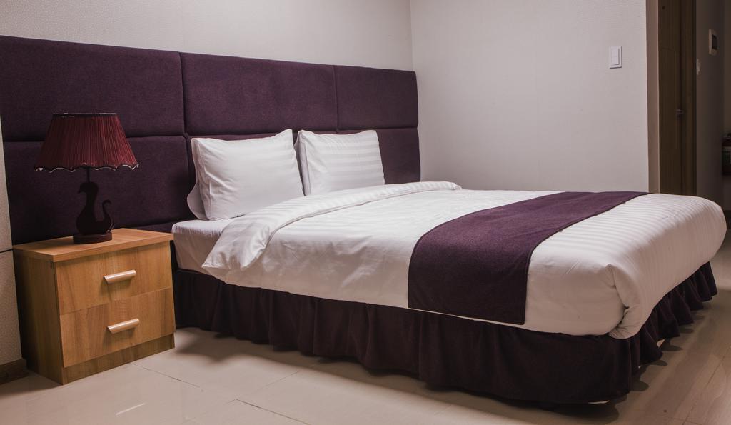 J Hotel Ulaanbaatar Ruang foto