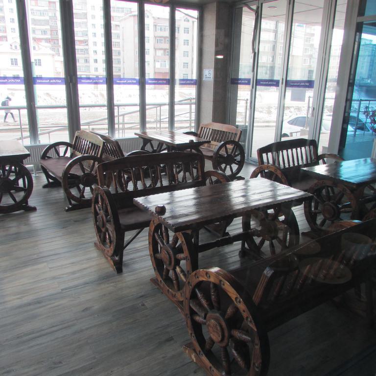 J Hotel Ulaanbaatar Bagian luar foto