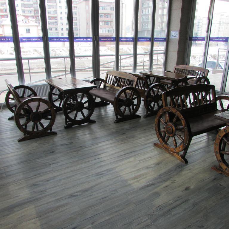 J Hotel Ulaanbaatar Bagian luar foto