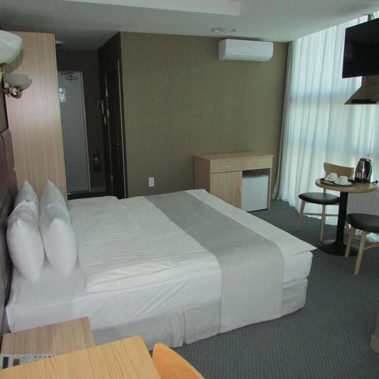 J Hotel Ulaanbaatar Bagian luar foto