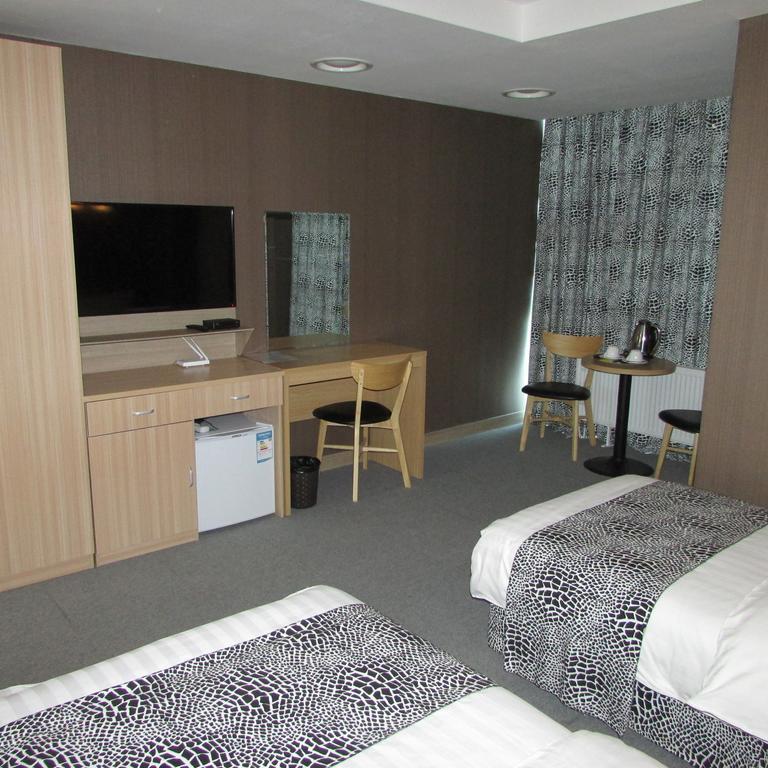 J Hotel Ulaanbaatar Bagian luar foto